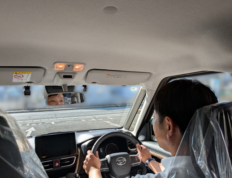 車内